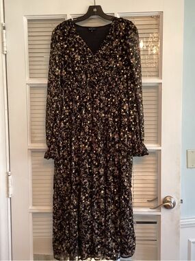 Black Long Sleeve Floral Maxi Dress with V-Neck